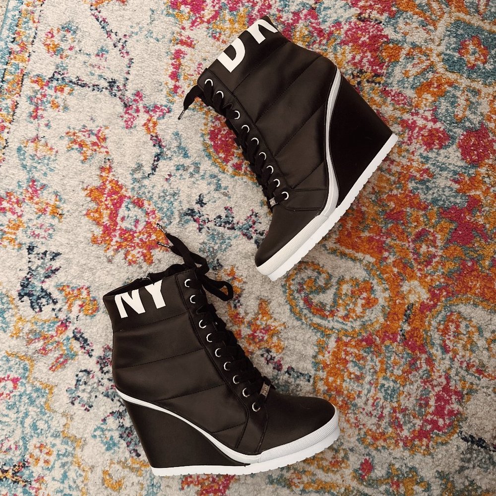 Women's Black Noho Wedge Sneakers